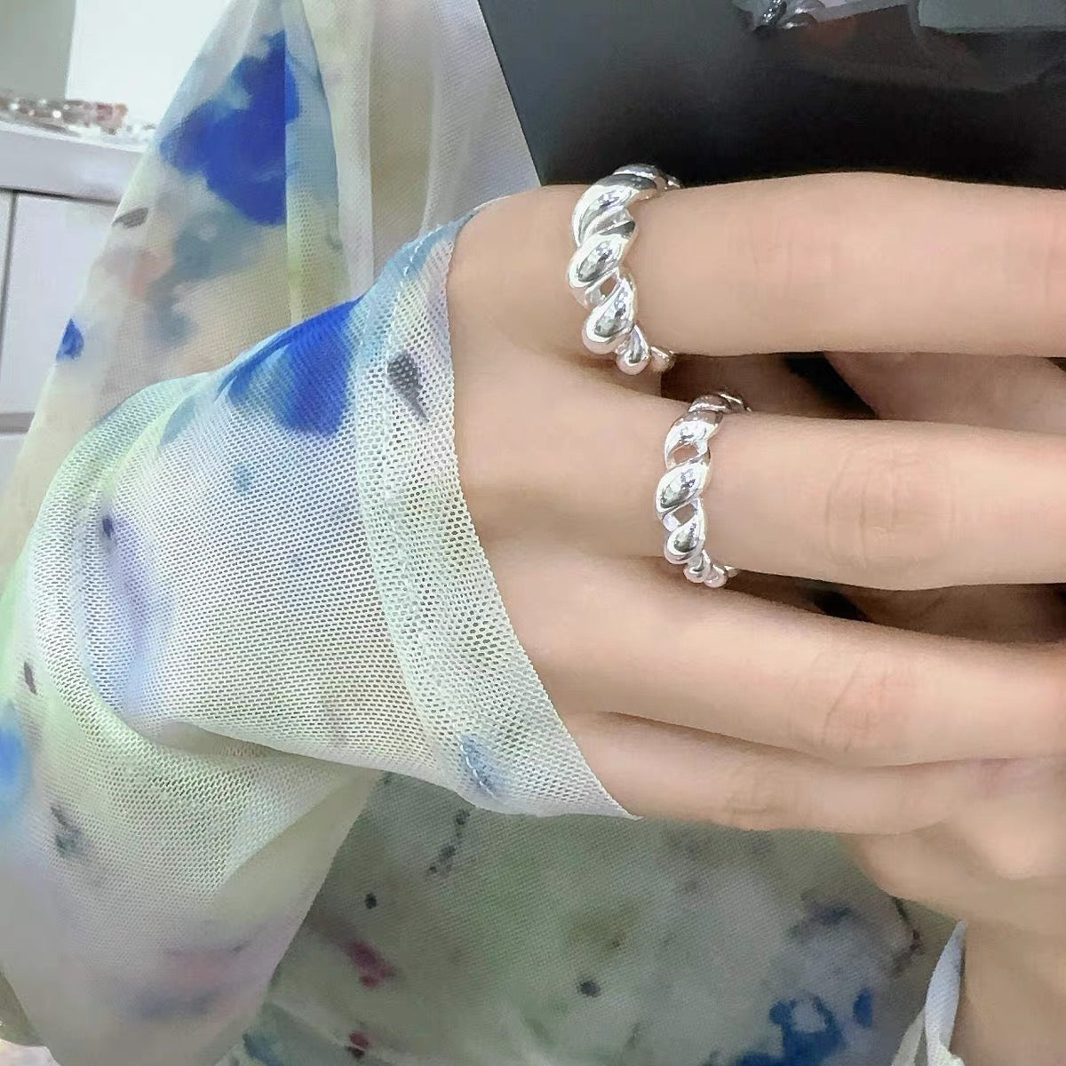 twist ring (R10)