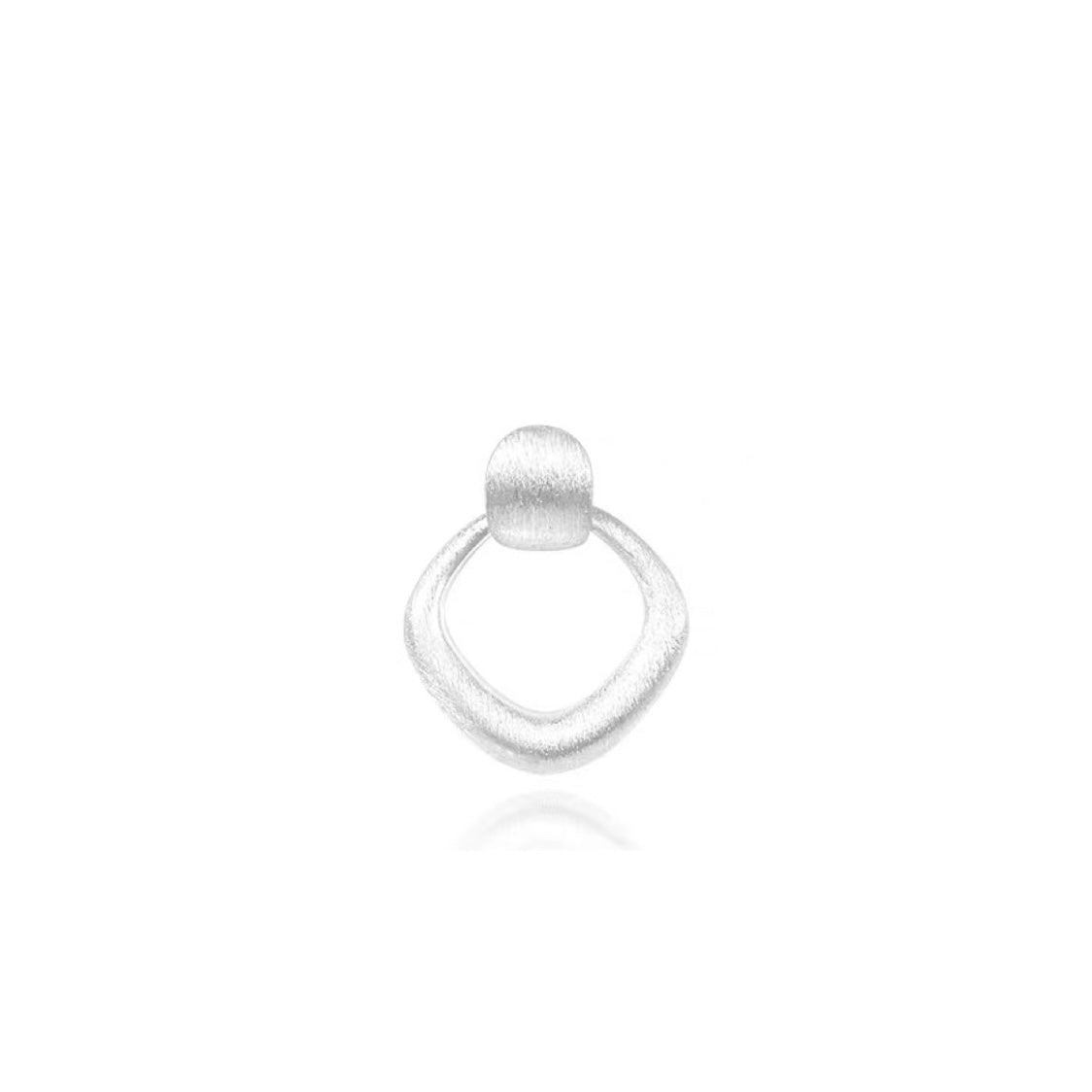 square pierce (P23)