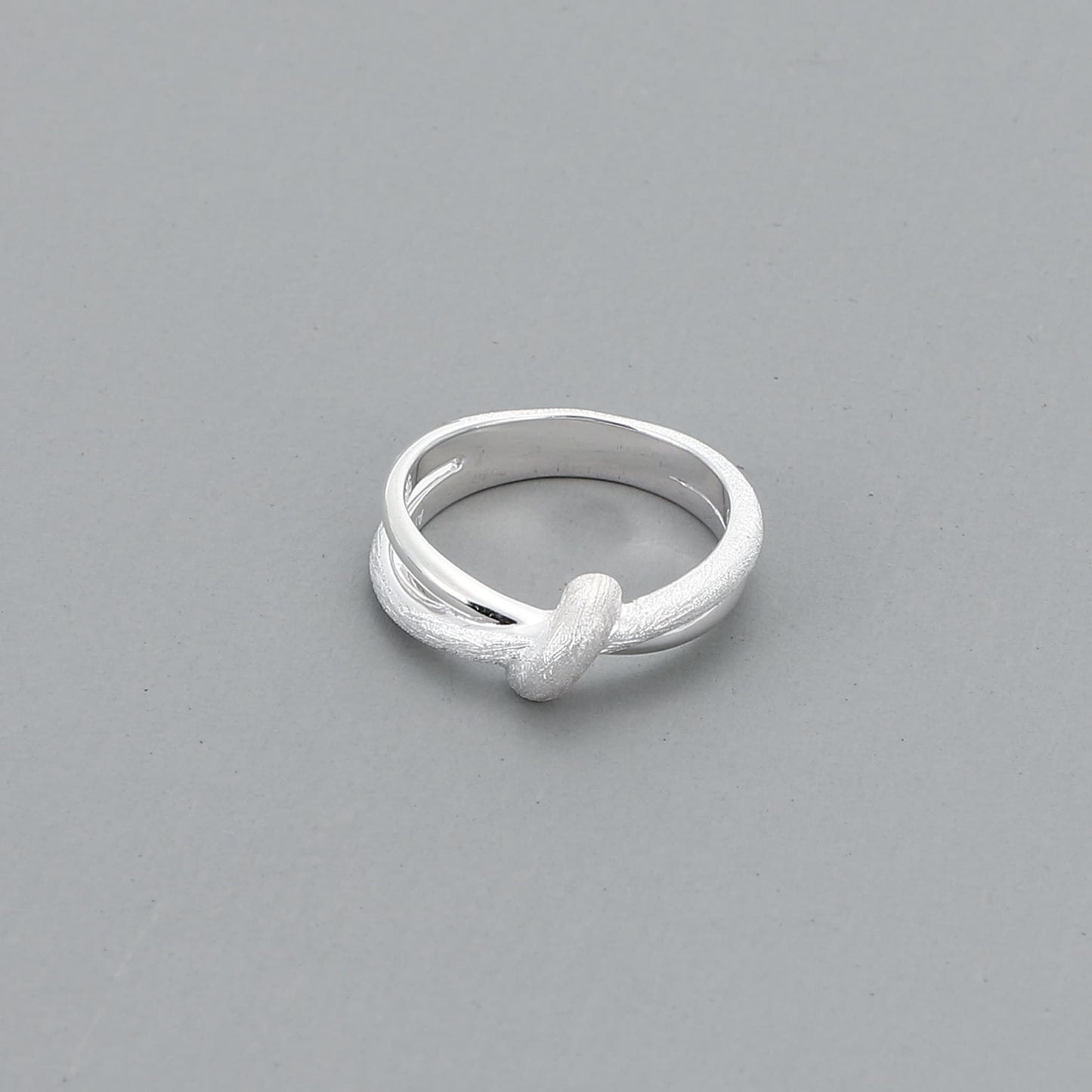 knot ring (R15)