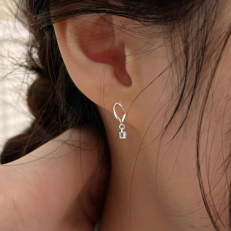 twist block pierce (P42)