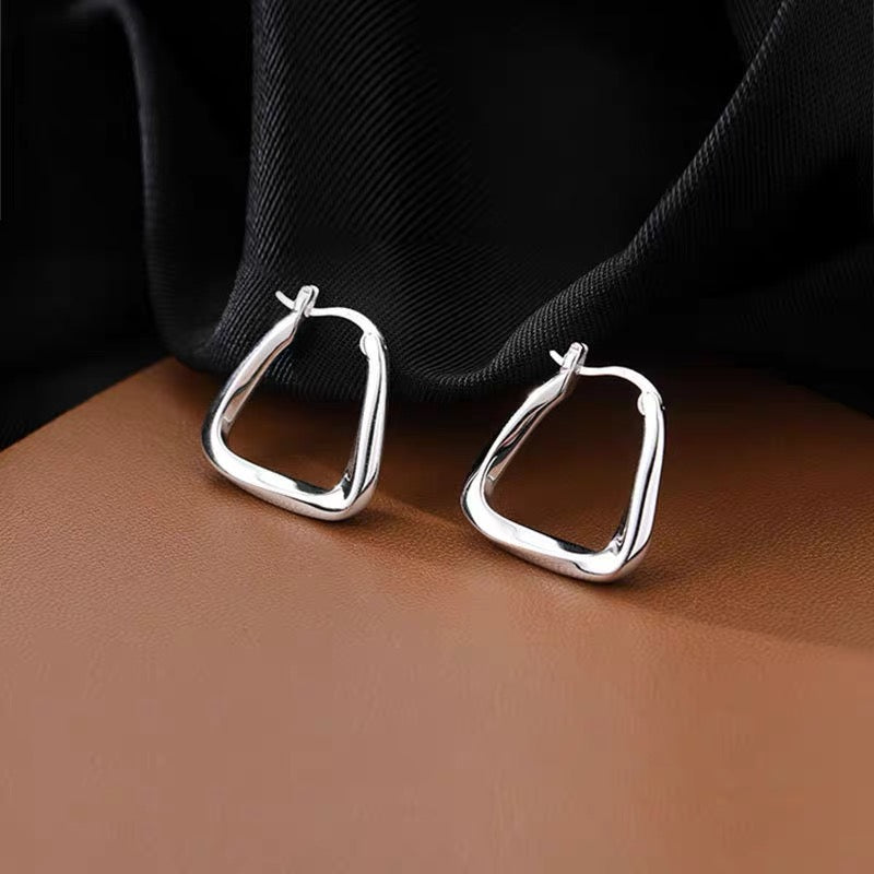 circle pierce (P28)