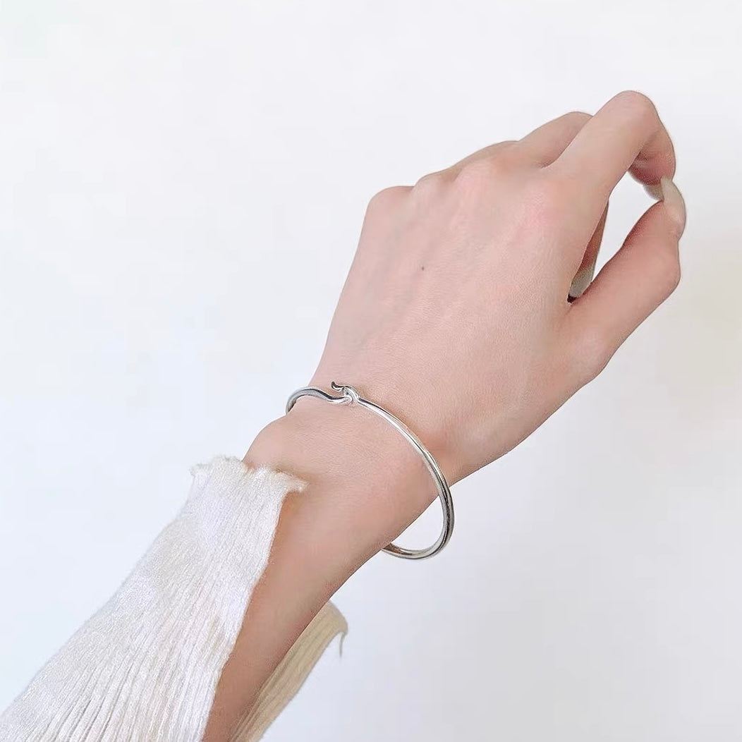 hook bangle (B5)