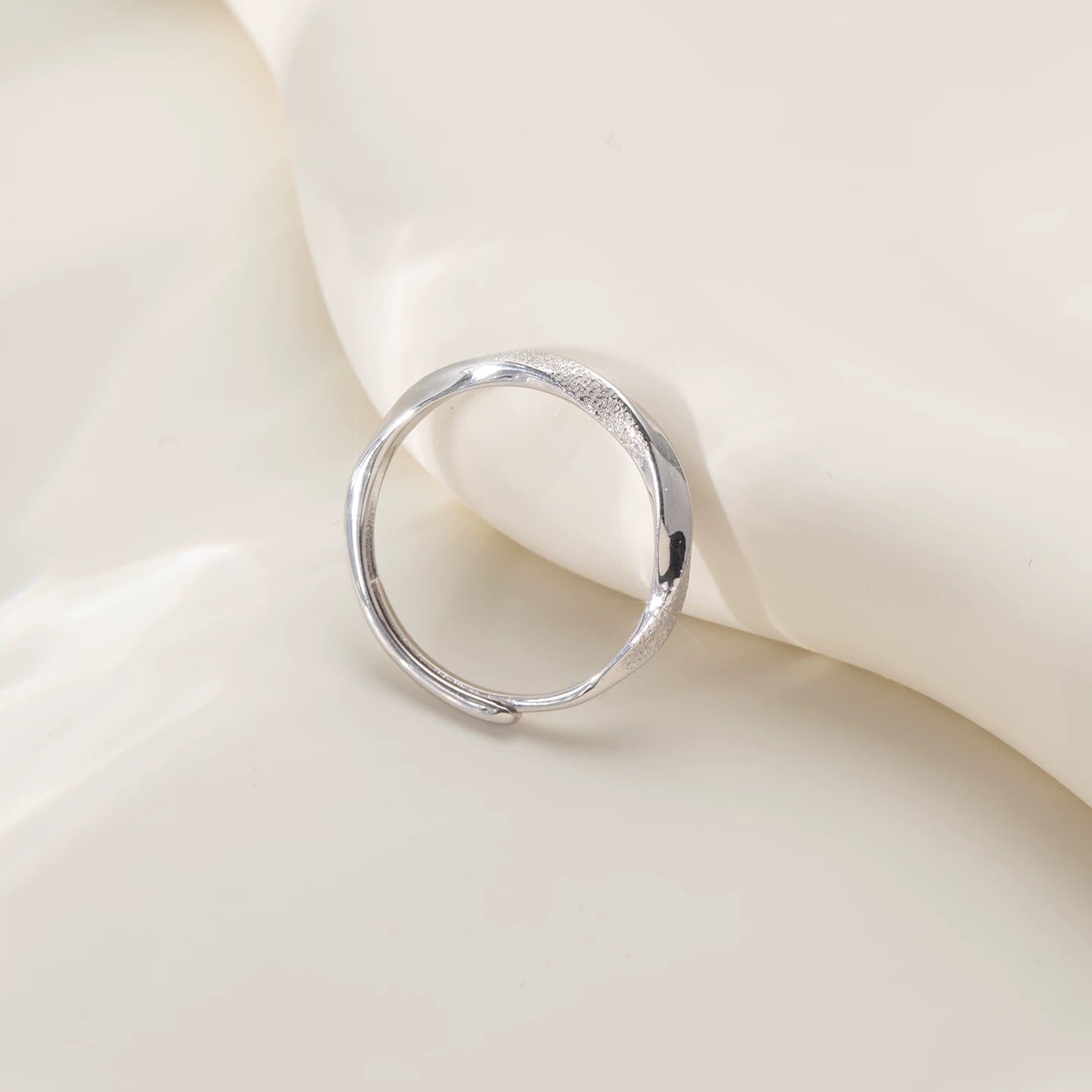 twist ring (R1)
