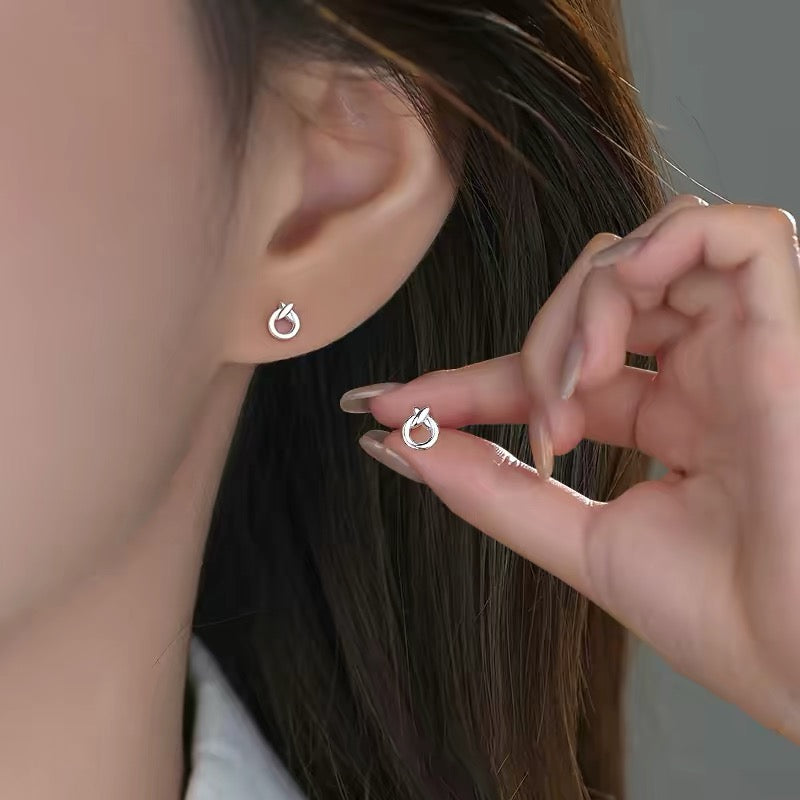 knot pierce (P24)