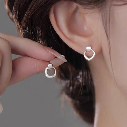 square pierce (P23)