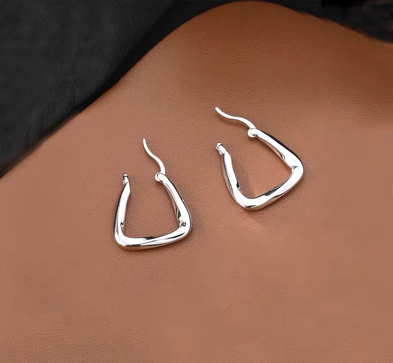 circle pierce (P28)