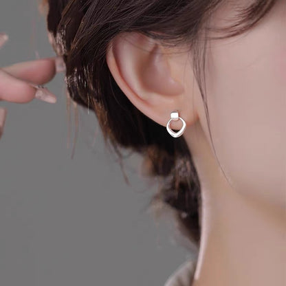 square pierce (P23)