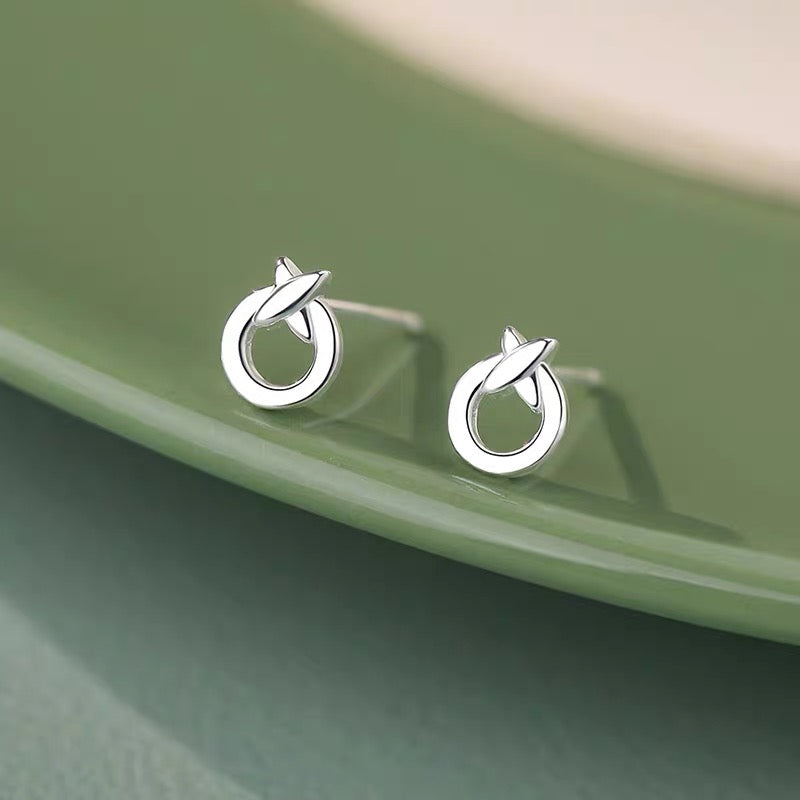 knot pierce (P24)