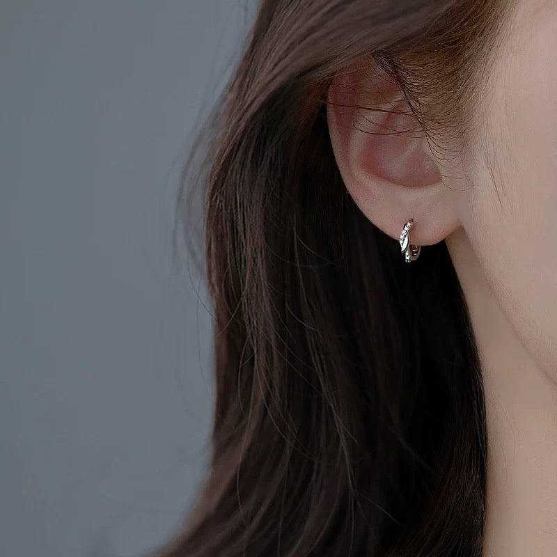 twist pierce (P12)