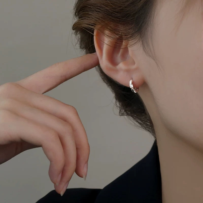 twist pierce (P12)