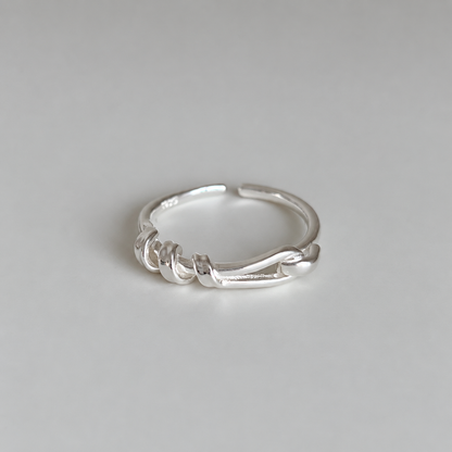 knot ring (R37)